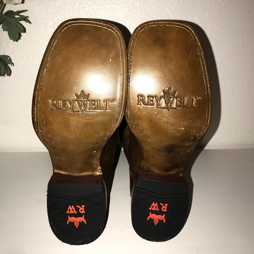 COPY - Unisex western boots!
